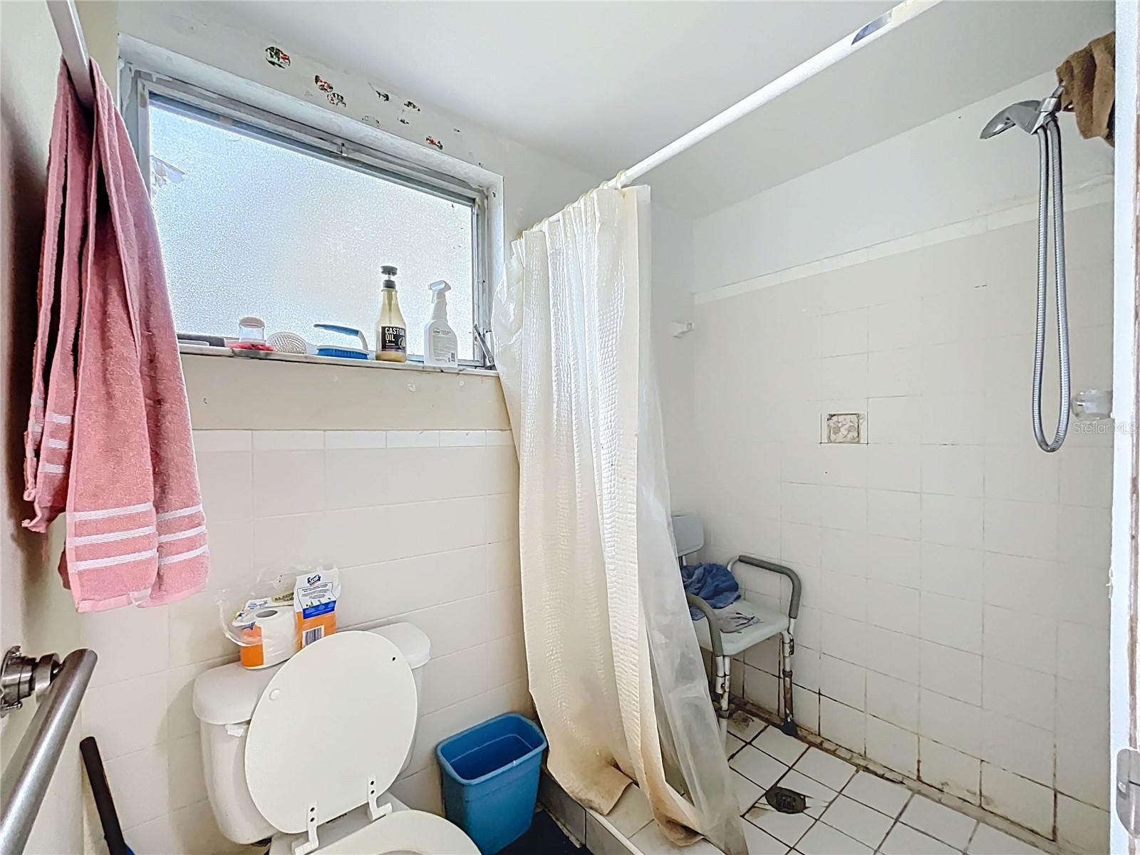 Image 51 of 54 For 305 Robin Hill Drive