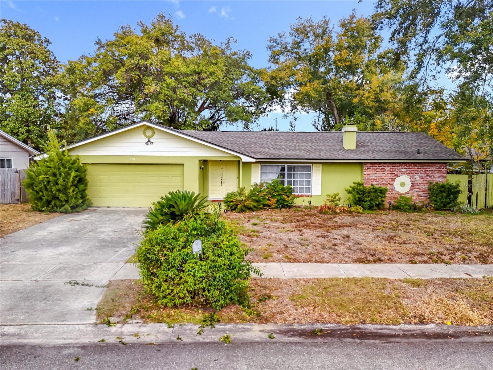 Image 8 of 54 For 305 Robin Hill Drive