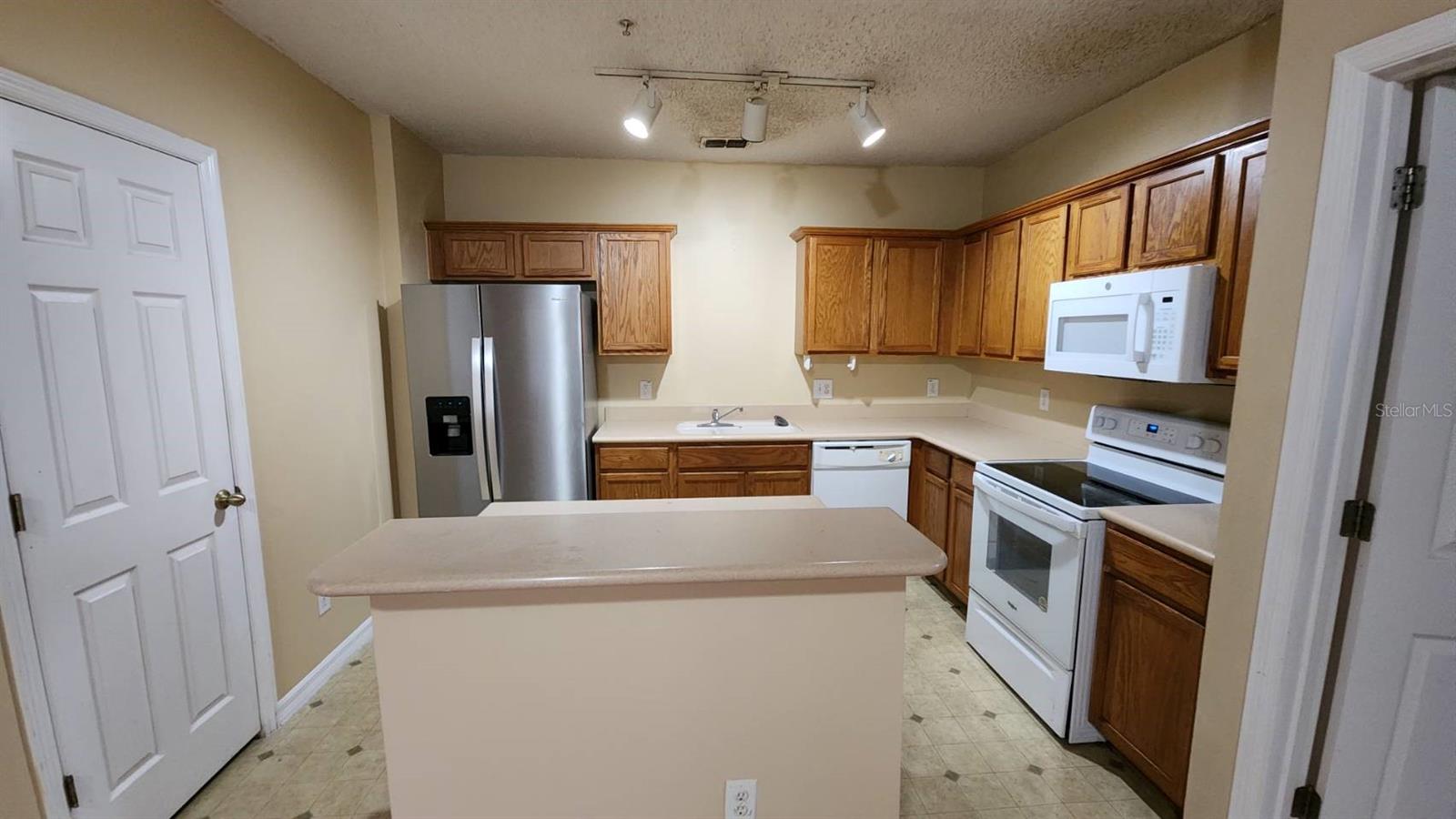 Image 4 of 17 For 9946 Tivoli Villa Drive