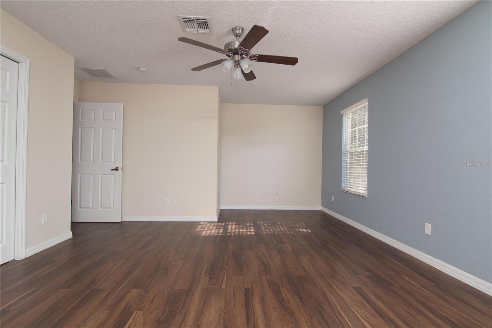 Image 13 of 17 For 247 Glowing Peace Lane 79