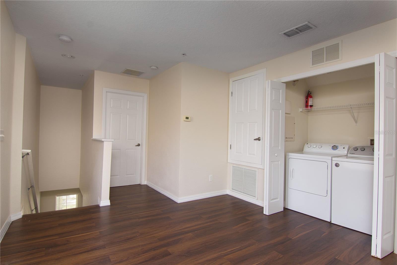 Image 9 of 17 For 247 Glowing Peace Lane 79