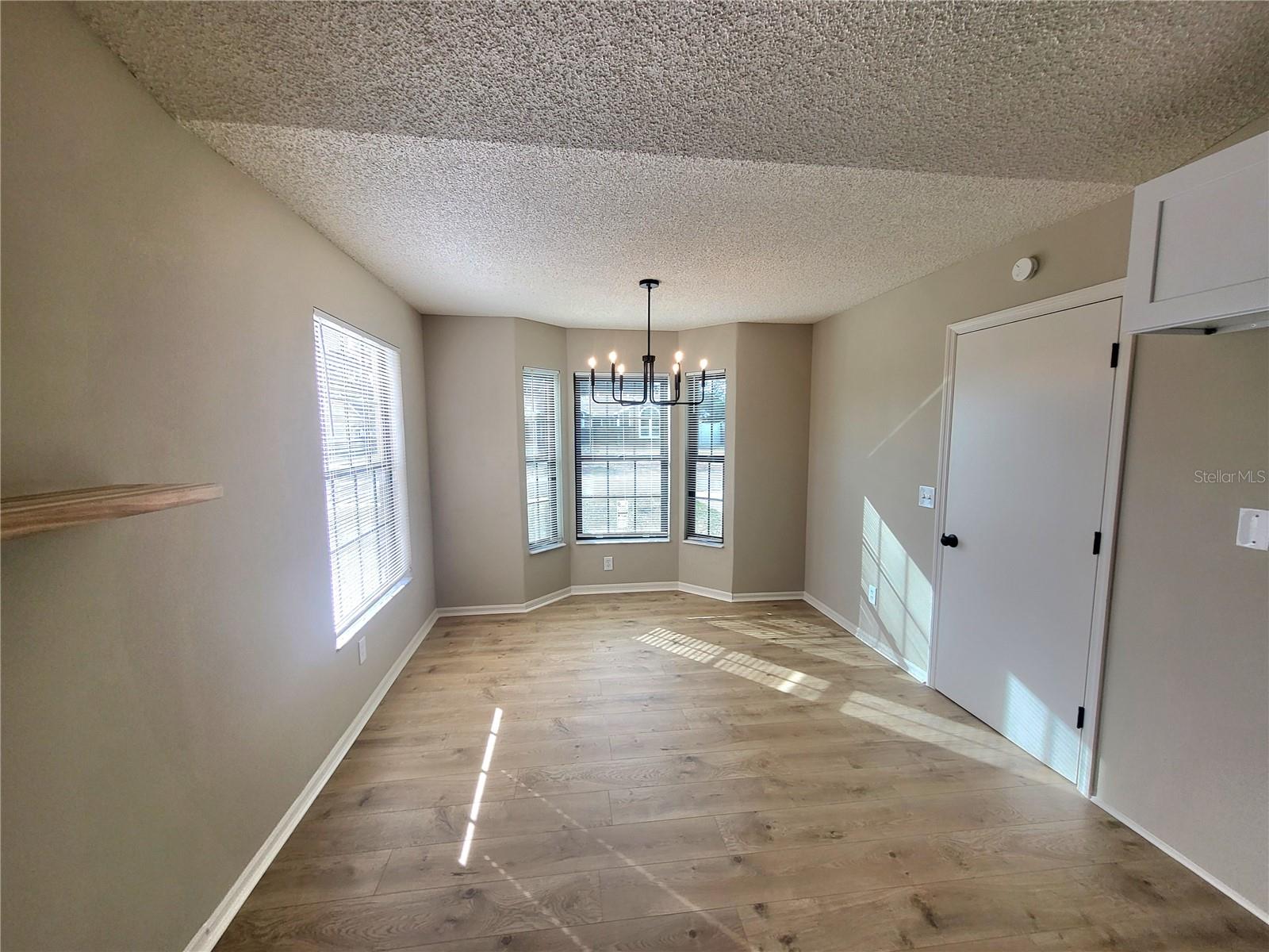 Image 10 of 29 For 5335 Hyde Park Avenue