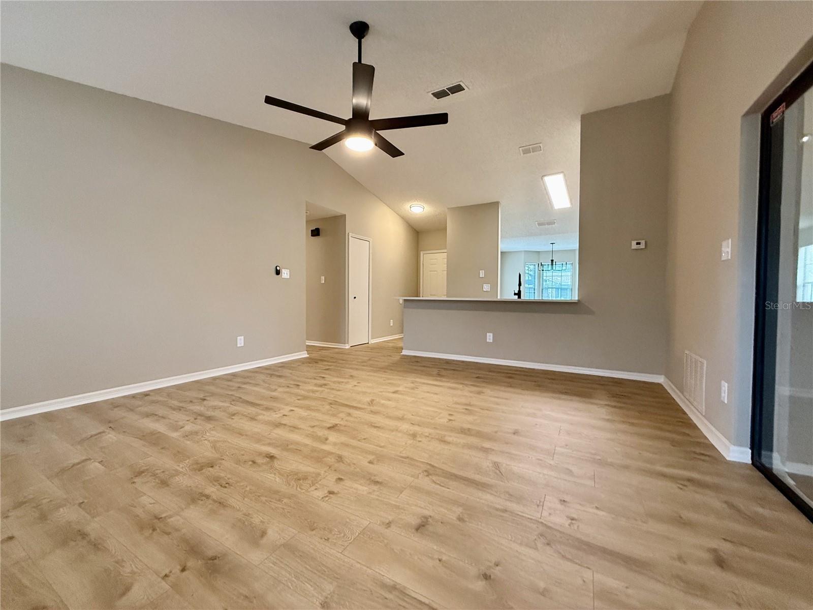 Image 13 of 29 For 5335 Hyde Park Avenue