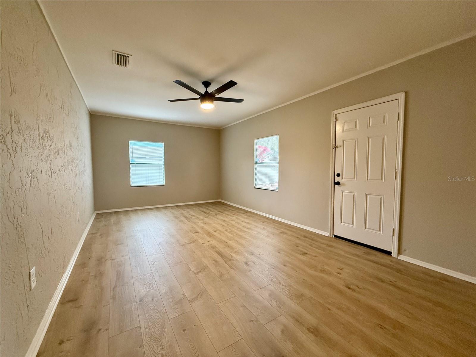 Image 16 of 29 For 5335 Hyde Park Avenue