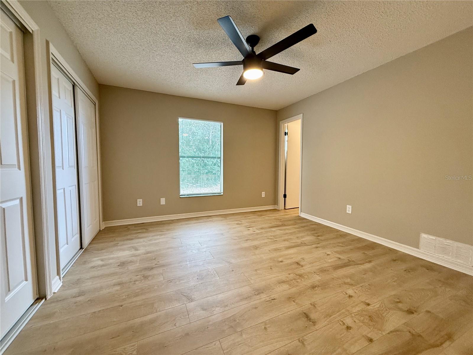 Image 18 of 29 For 5335 Hyde Park Avenue