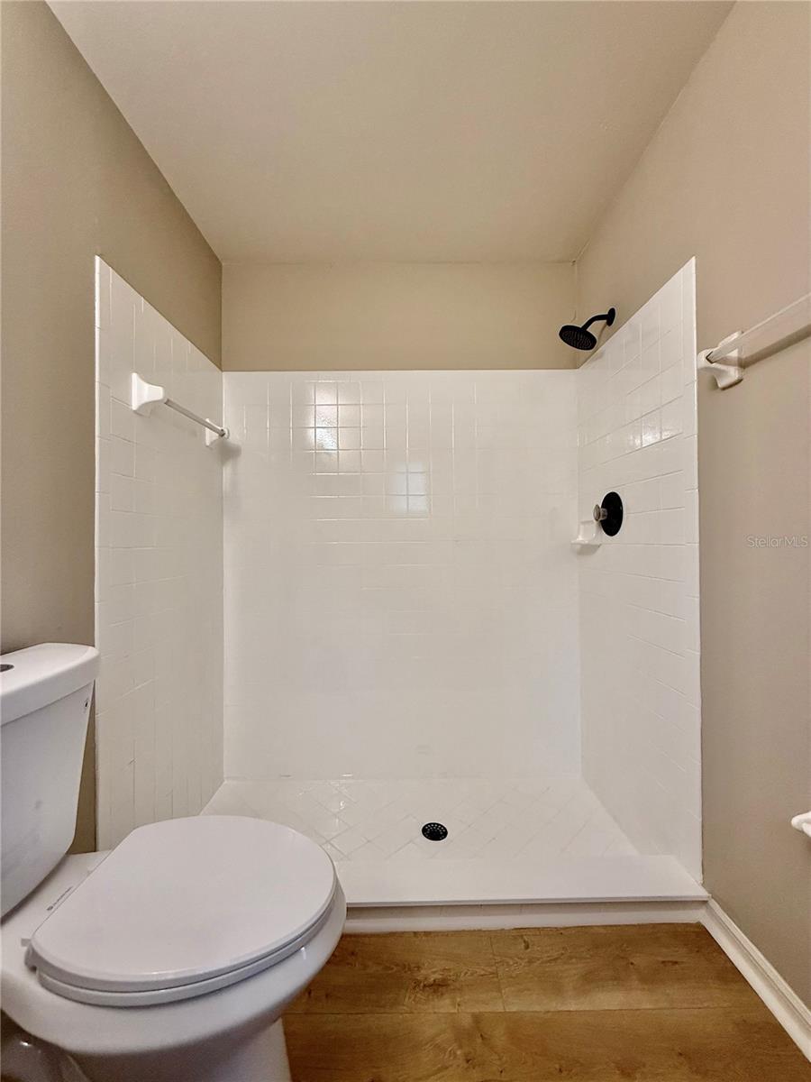 Image 21 of 29 For 5335 Hyde Park Avenue