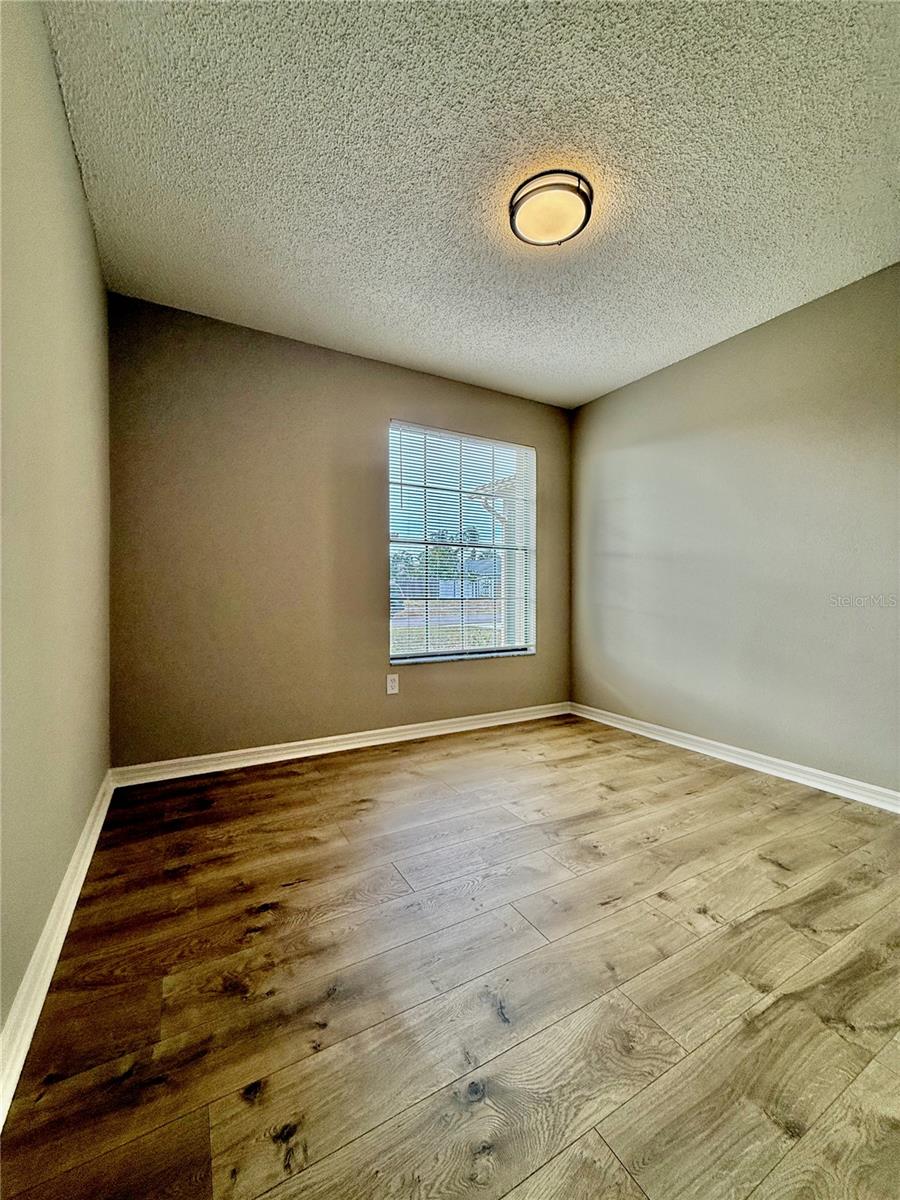 Image 22 of 29 For 5335 Hyde Park Avenue