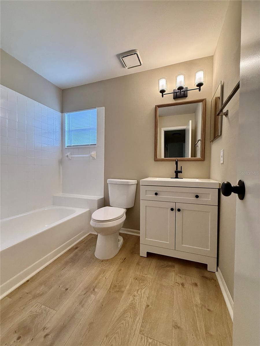 Image 24 of 29 For 5335 Hyde Park Avenue