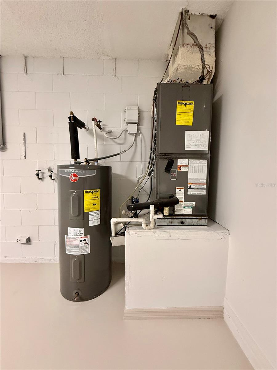 Image 27 of 29 For 5335 Hyde Park Avenue