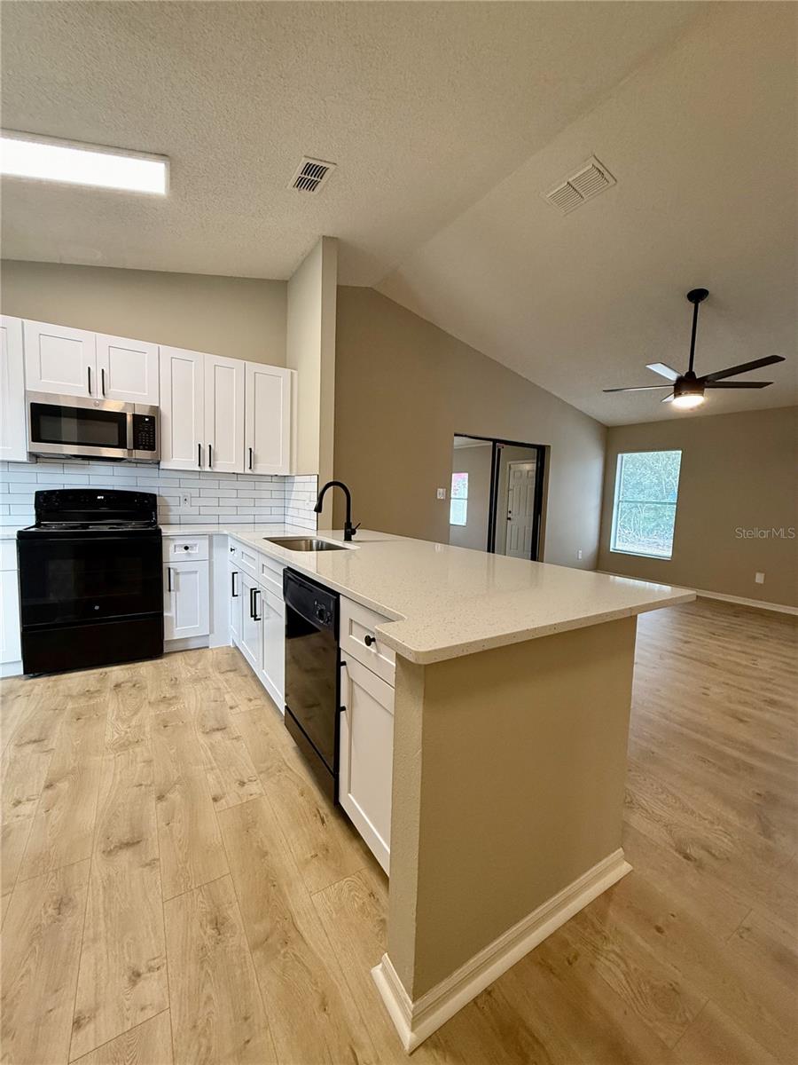 Image 5 of 29 For 5335 Hyde Park Avenue