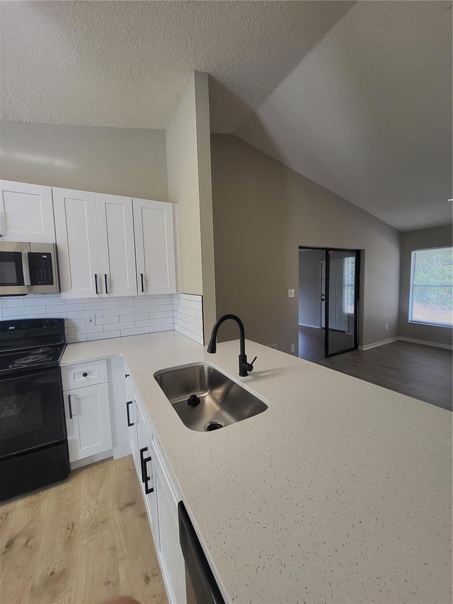 Image 7 of 29 For 5335 Hyde Park Avenue