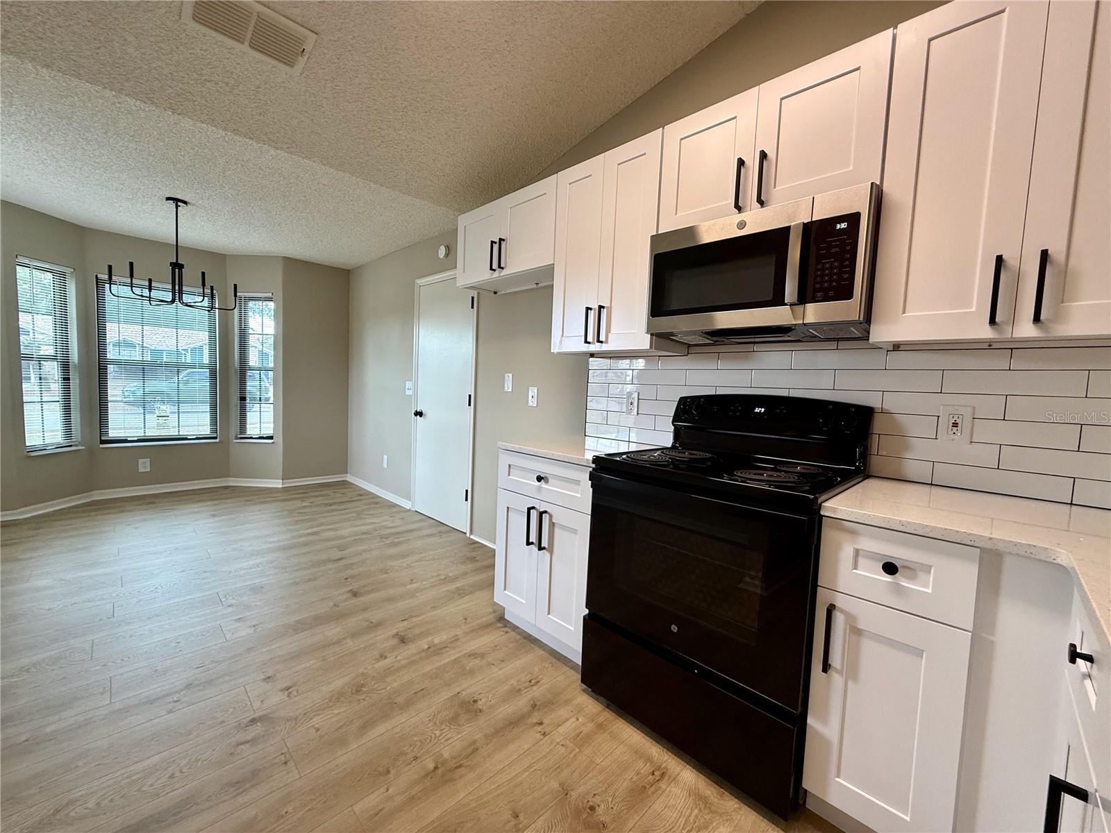 Image 8 of 29 For 5335 Hyde Park Avenue