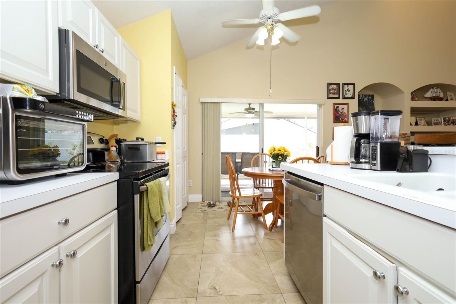 Image 14 of 52 For 412 Kings Eagle Lane