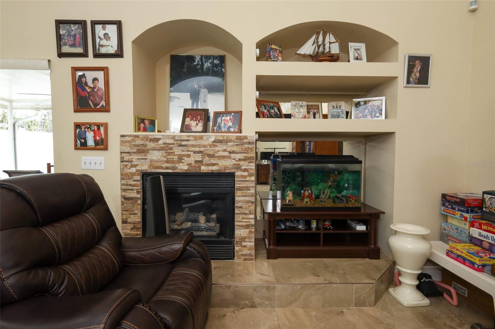 Image 19 of 52 For 412 Kings Eagle Lane