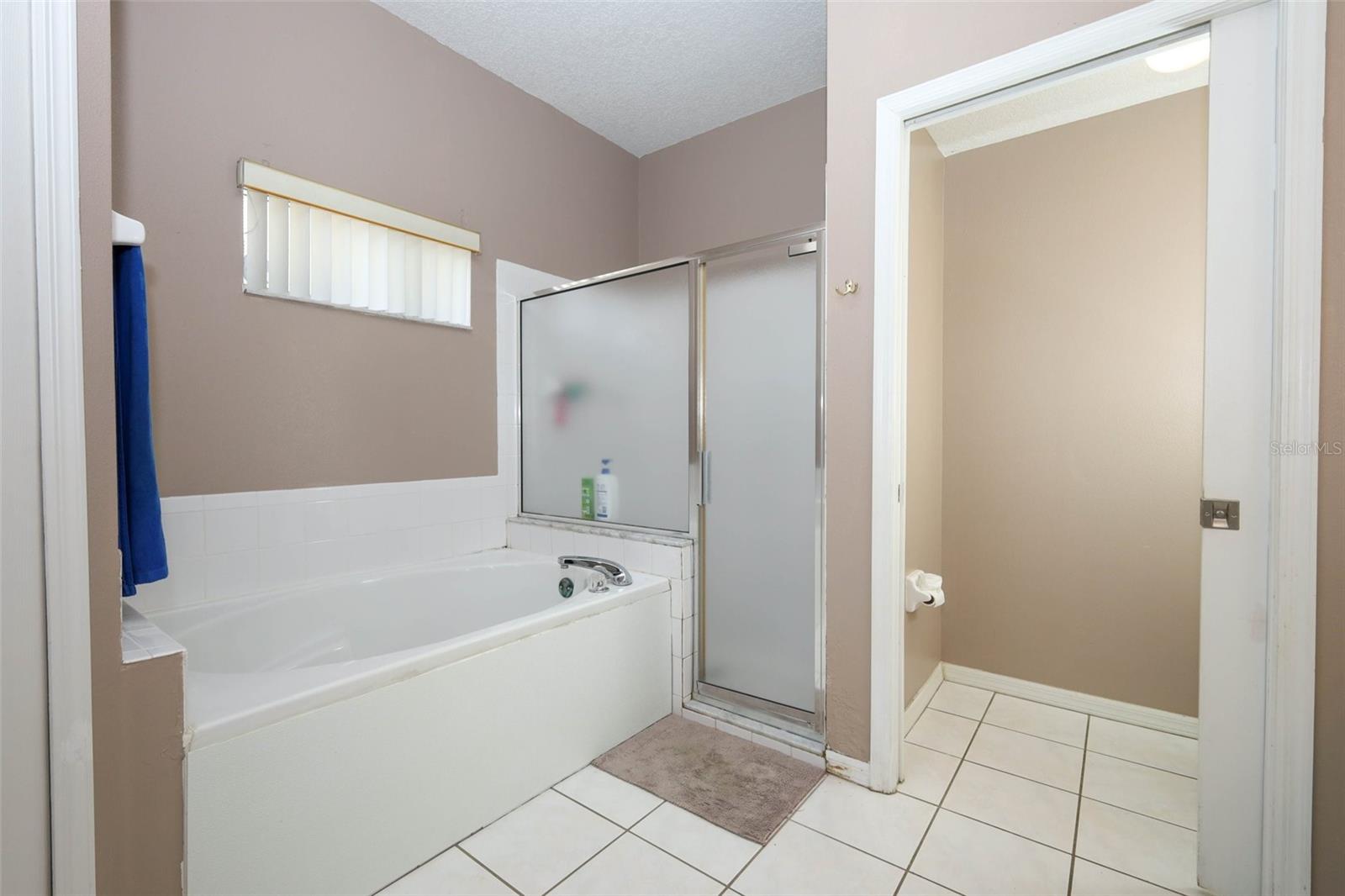 Image 25 of 52 For 412 Kings Eagle Lane