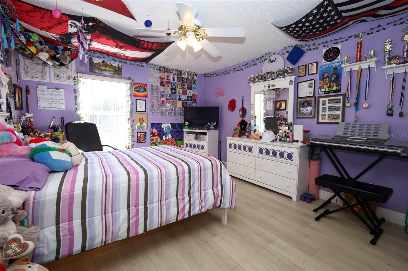 Image 28 of 52 For 412 Kings Eagle Lane