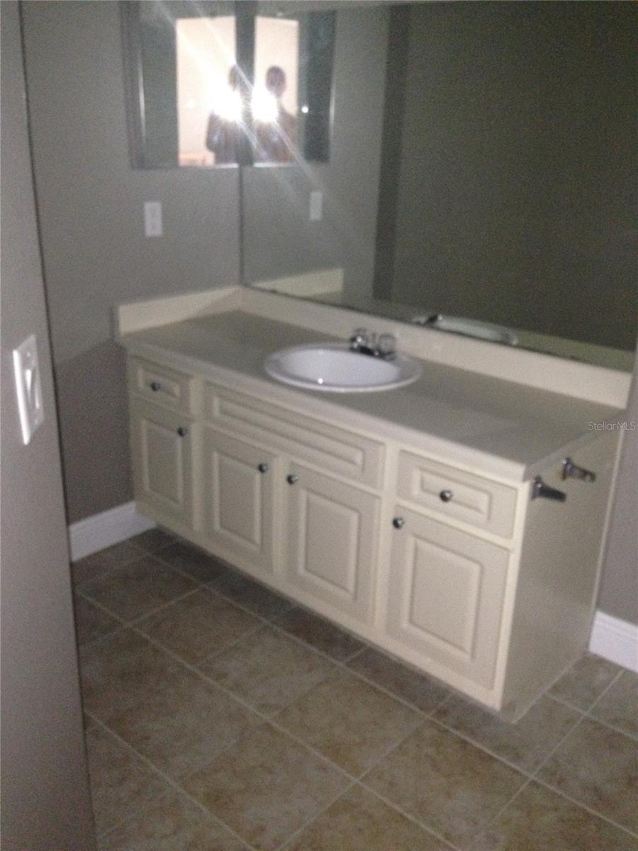 Image 7 of 18 For 4748 Walden Circle 838