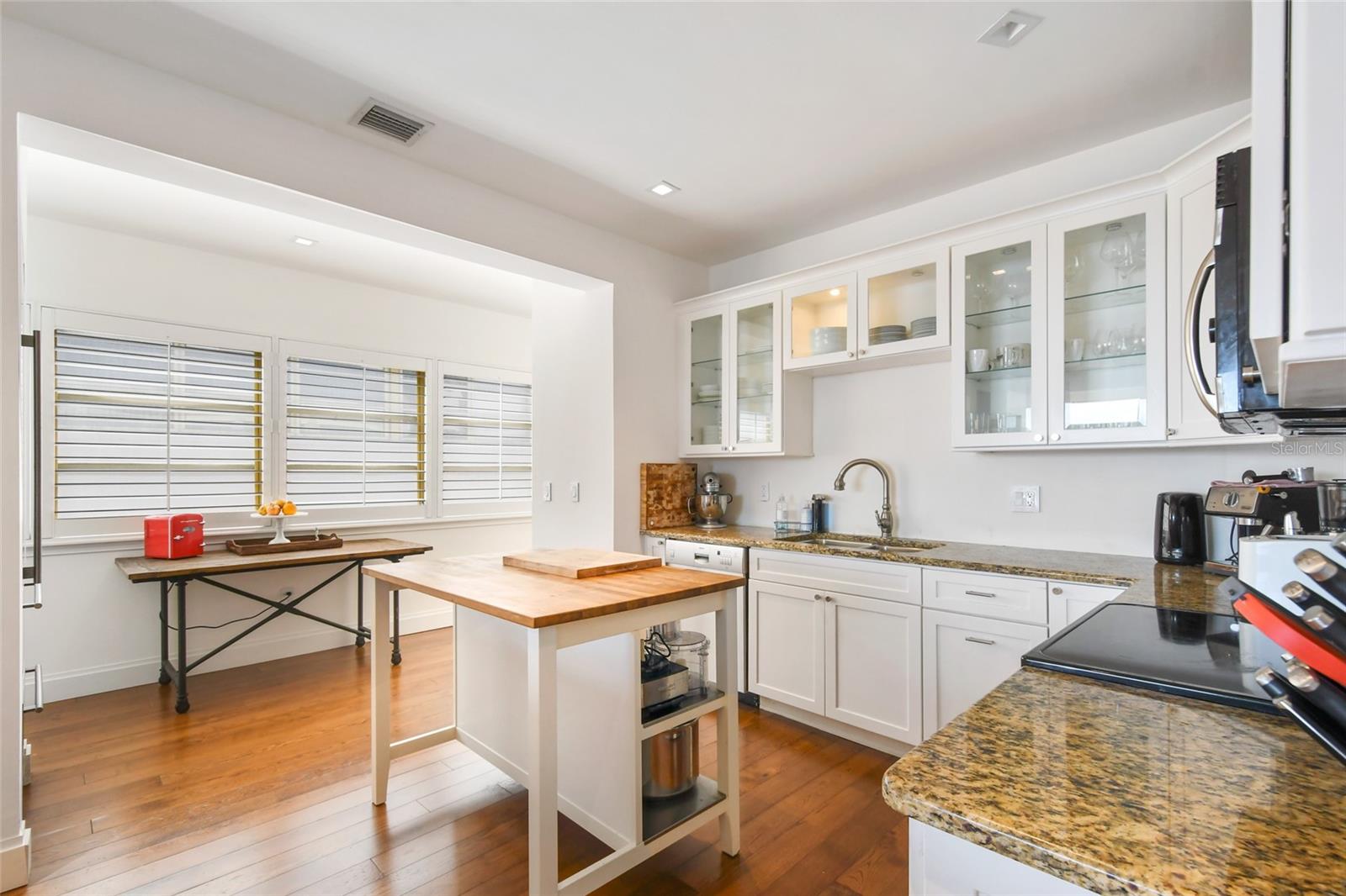 Image 23 of 52 For 311 Morse Boulevard 1-5