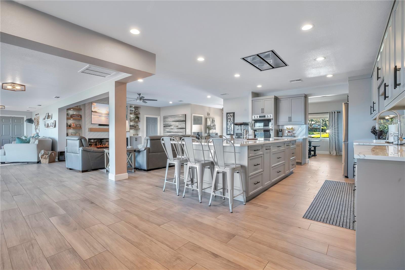 Image 17 of 89 For 3433 Cullen Lake Shore Drive