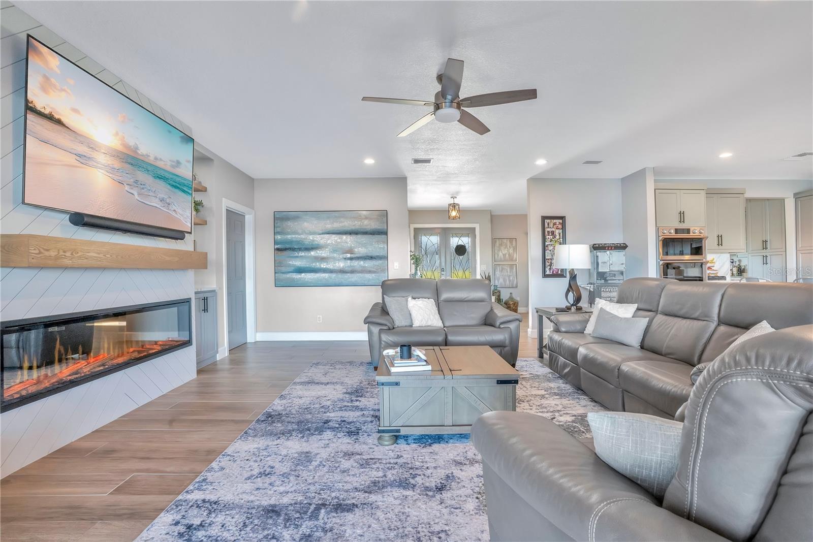 Image 21 of 89 For 3433 Cullen Lake Shore Drive