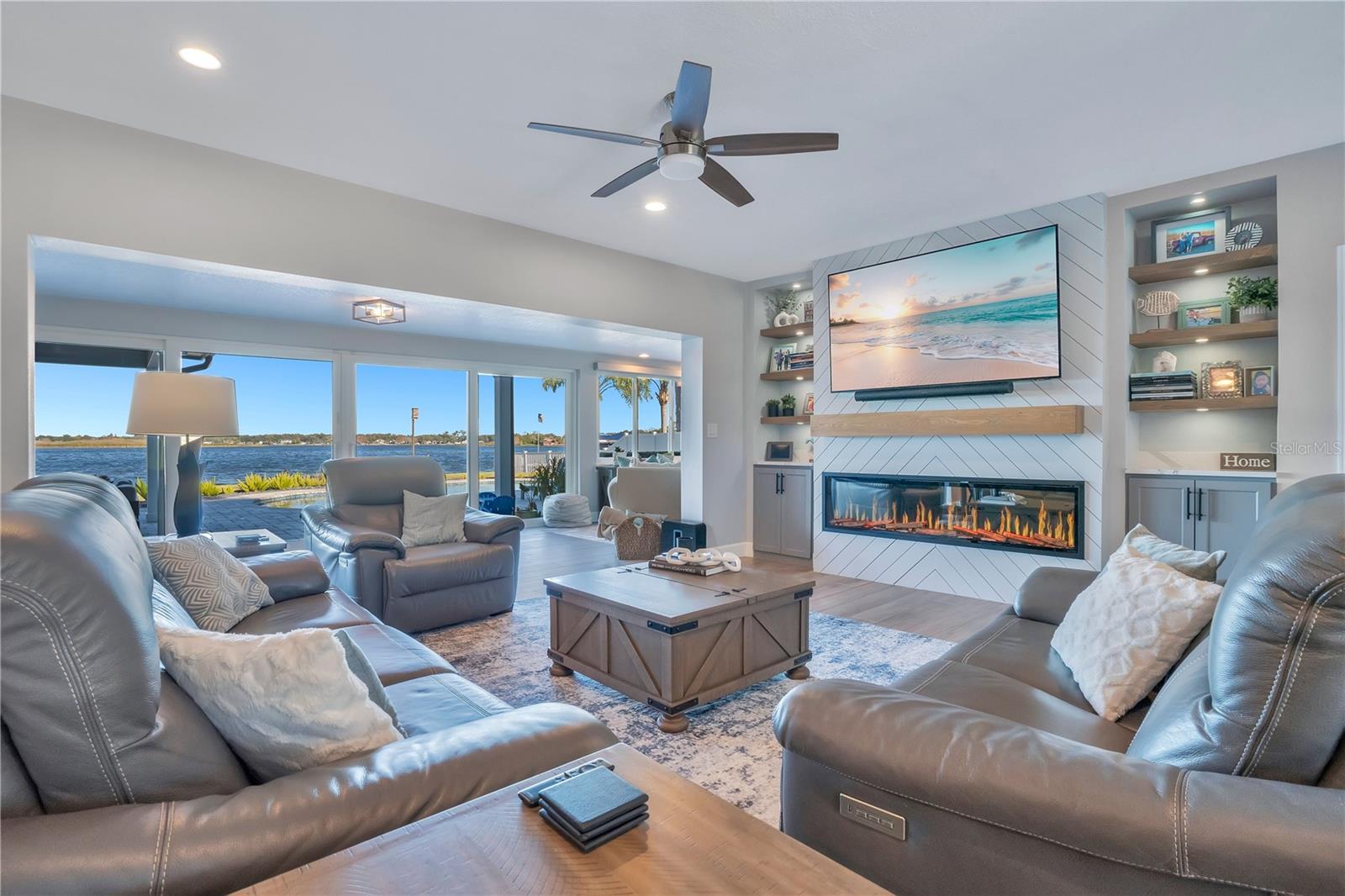 Image 26 of 89 For 3433 Cullen Lake Shore Drive