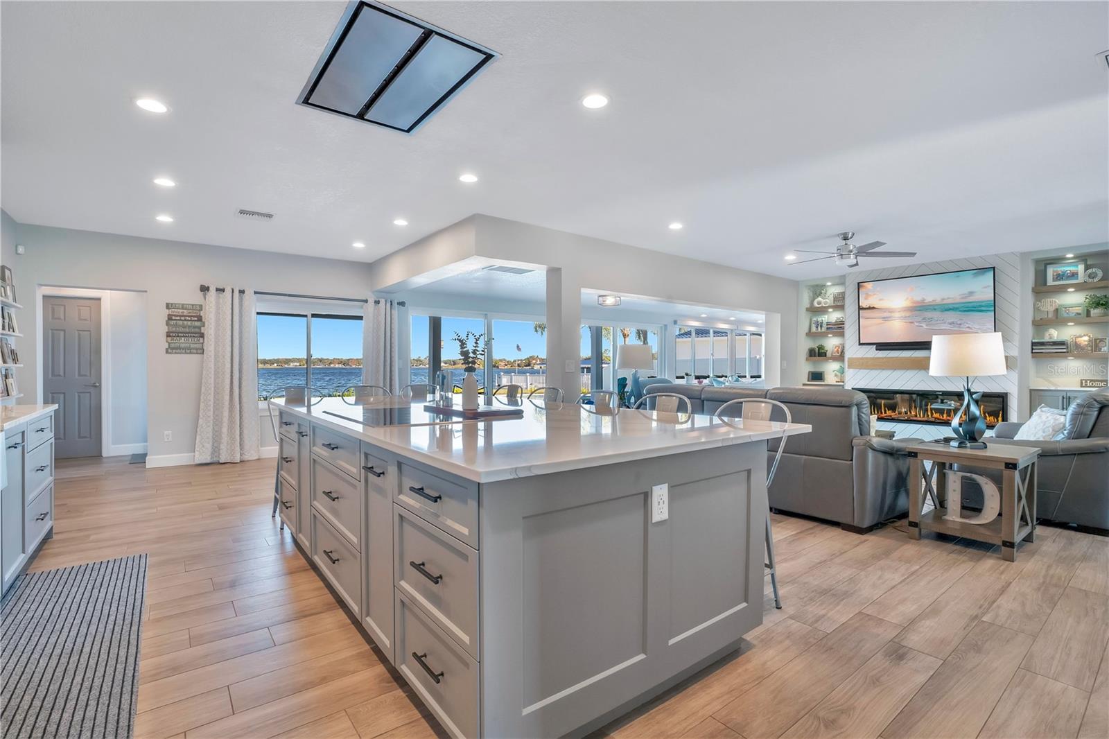 Image 27 of 89 For 3433 Cullen Lake Shore Drive