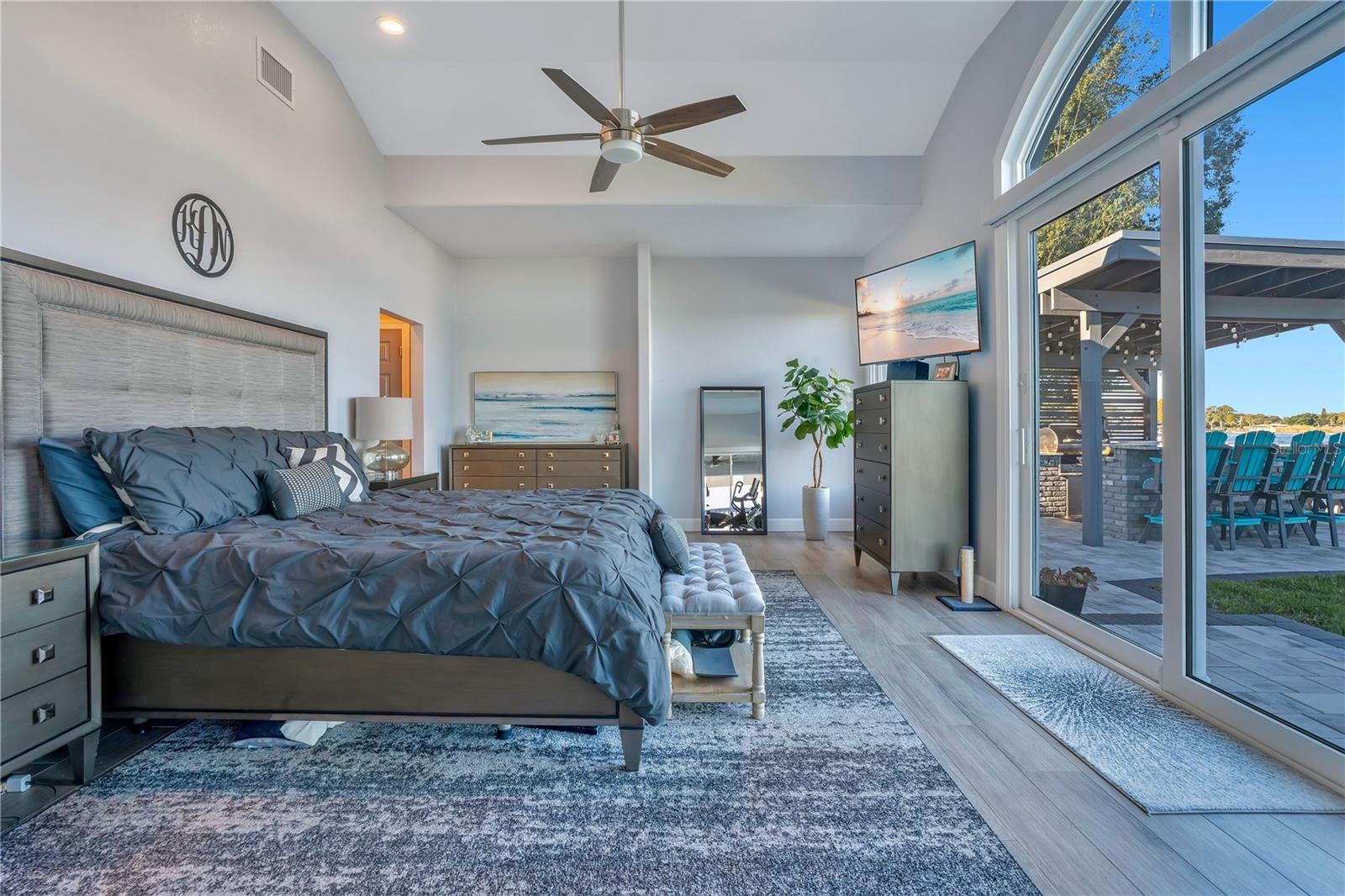 Image 34 of 89 For 3433 Cullen Lake Shore Drive