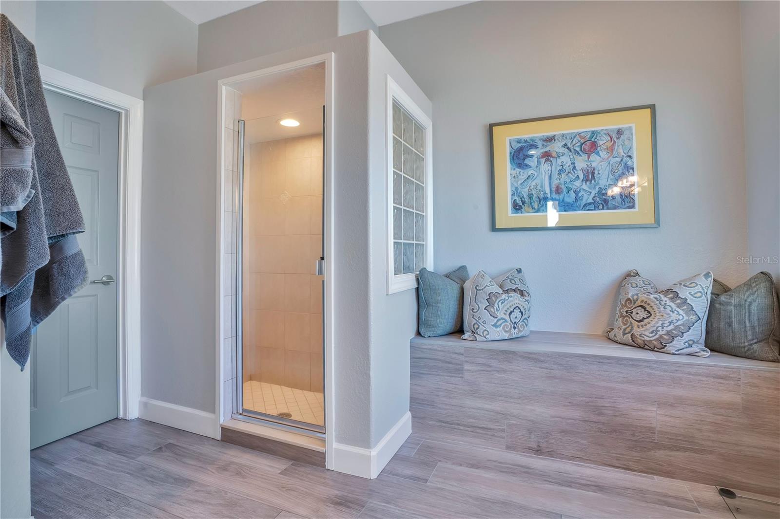 Image 40 of 89 For 3433 Cullen Lake Shore Drive