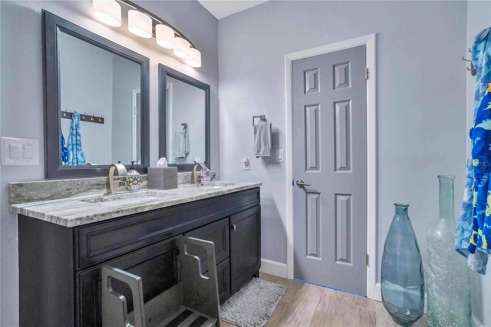 Image 50 of 89 For 3433 Cullen Lake Shore Drive