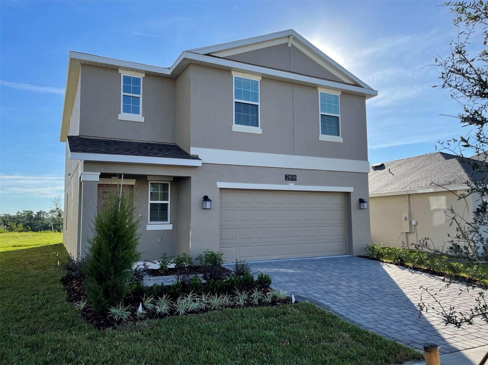 Image 2 of 20 For 2896 Muller Oak Loop