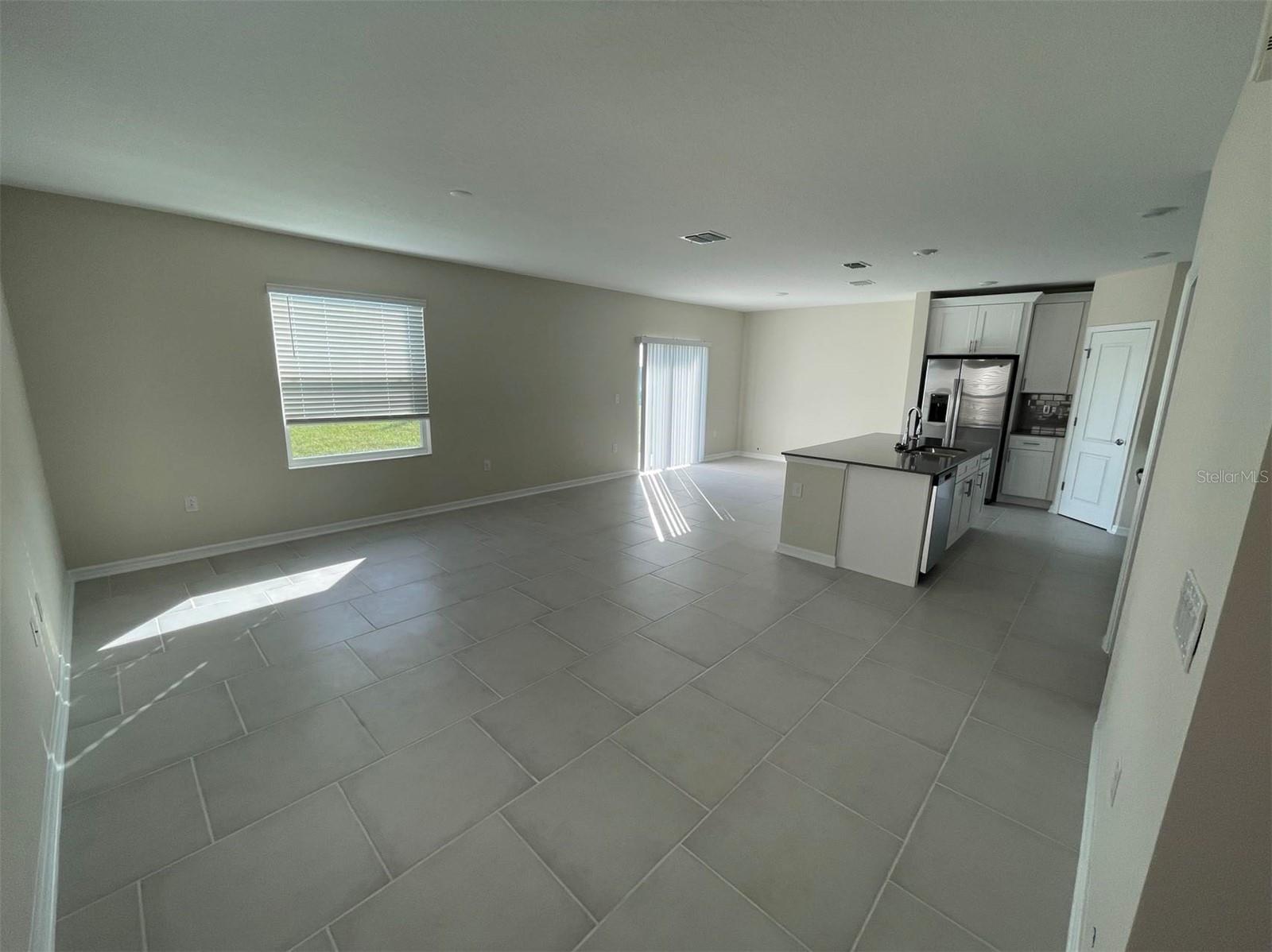 Image 4 of 20 For 2896 Muller Oak Loop