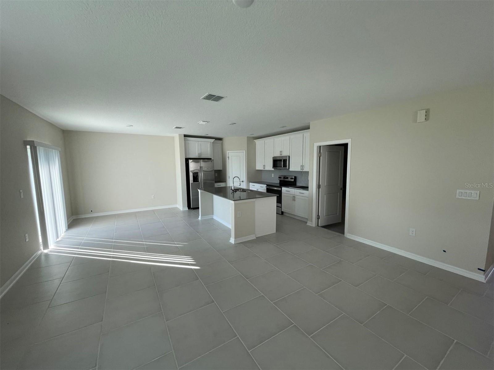 Image 5 of 20 For 2896 Muller Oak Loop