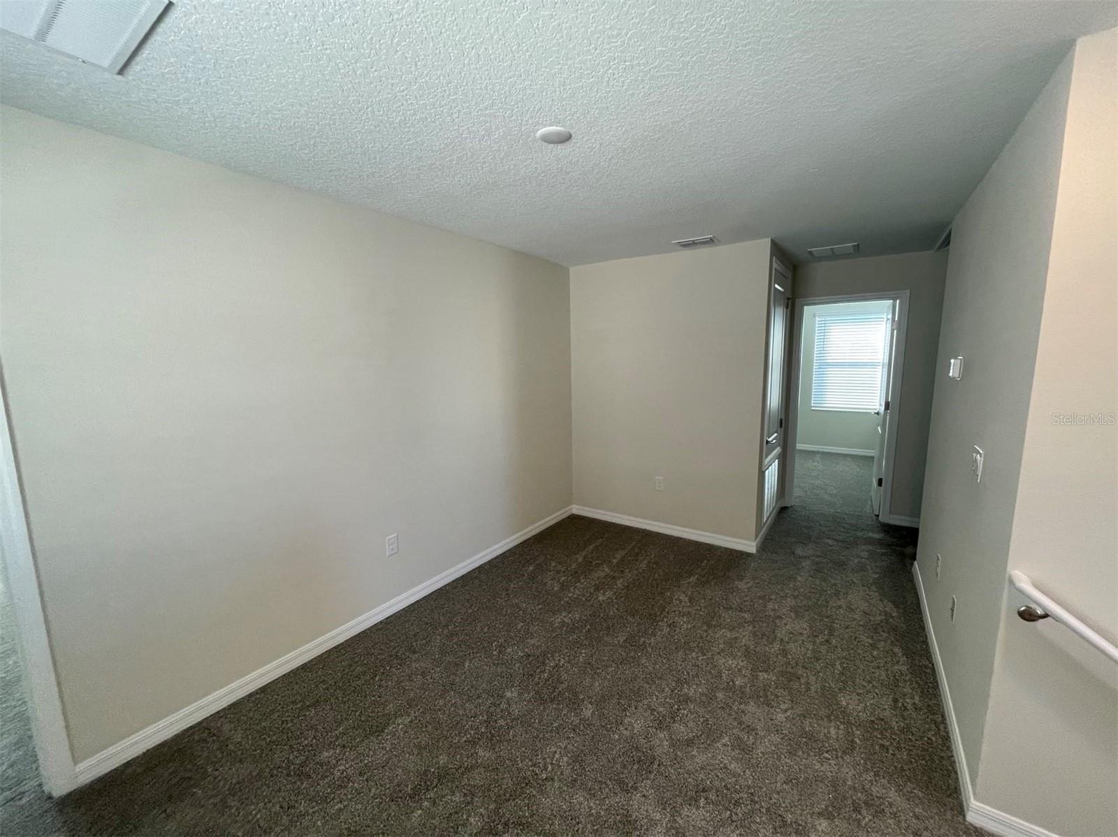 Image 9 of 20 For 2896 Muller Oak Loop