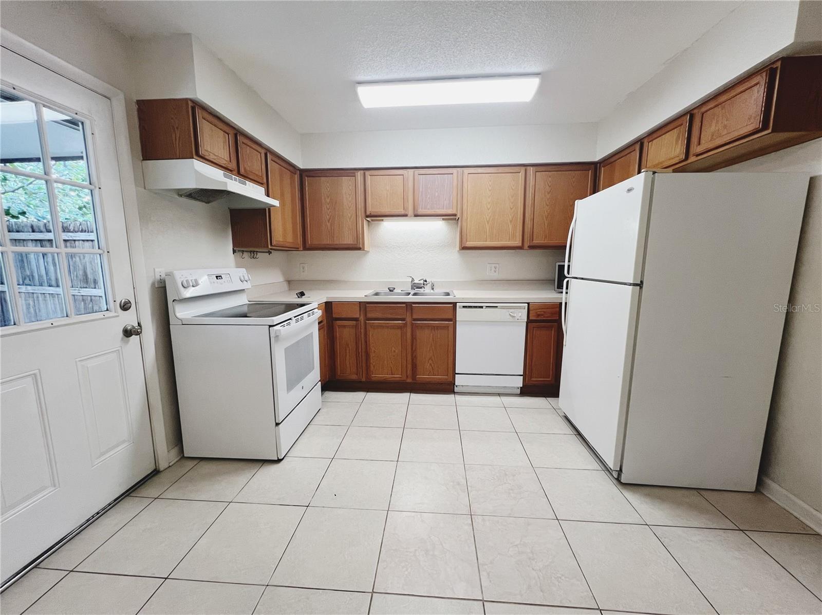 Image 3 of 8 For 110 Willow Avenue