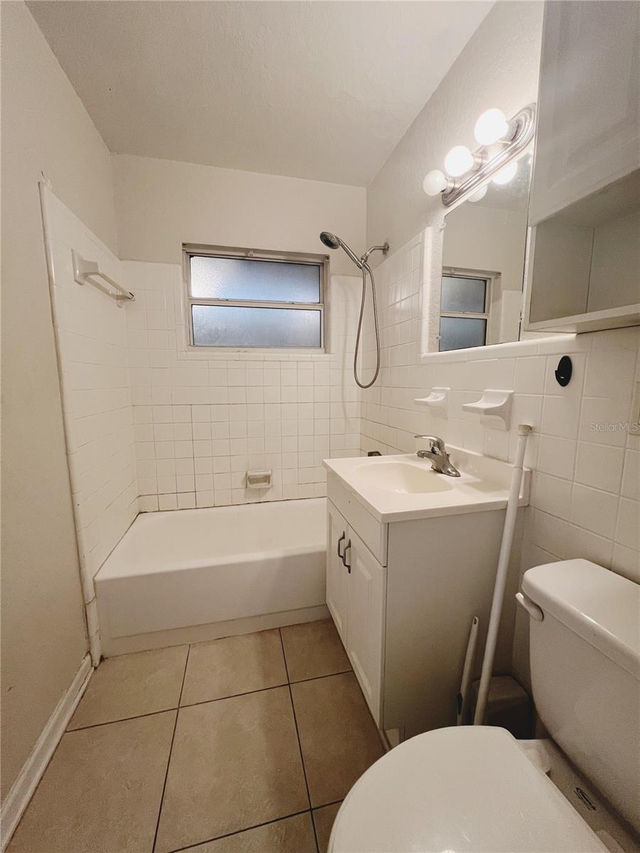 Image 5 of 8 For 110 Willow Avenue