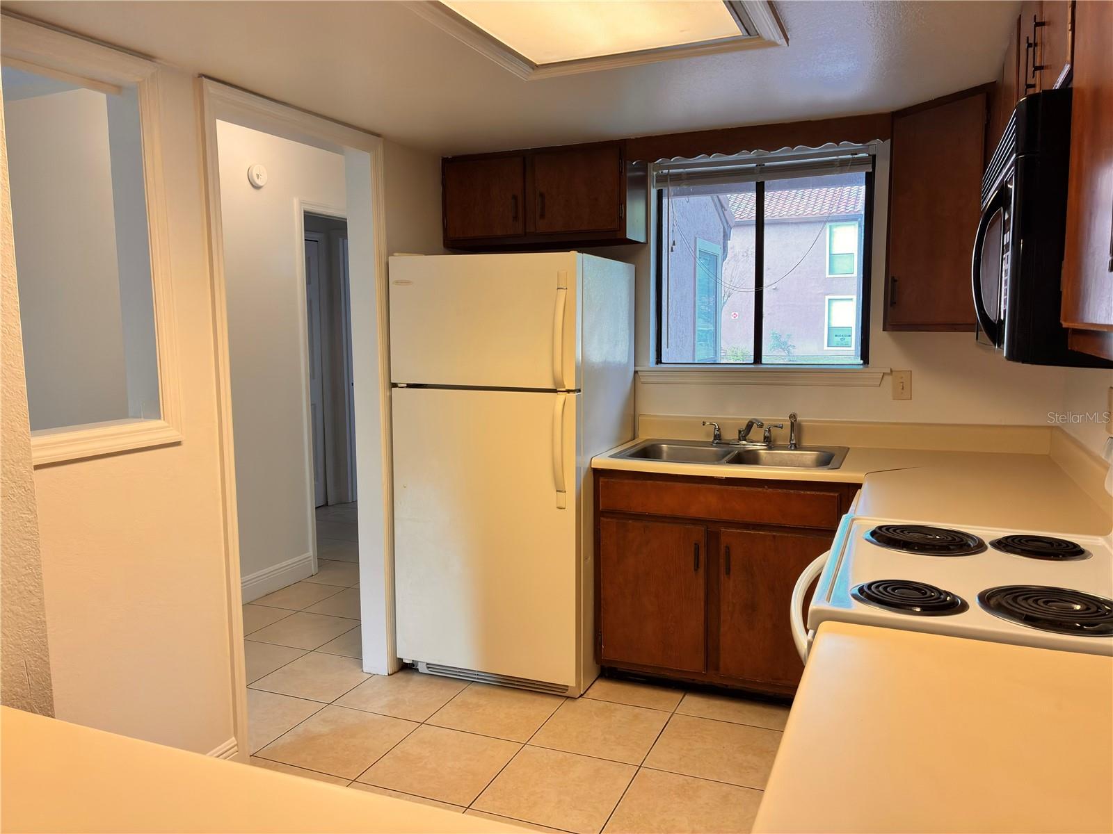 Image 4 of 21 For 651 Trinidad Court S