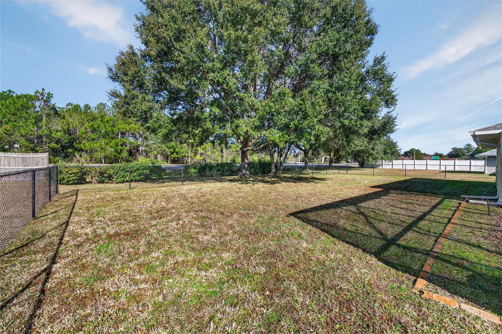 Image 24 of 29 For 13 Brownstone Lane