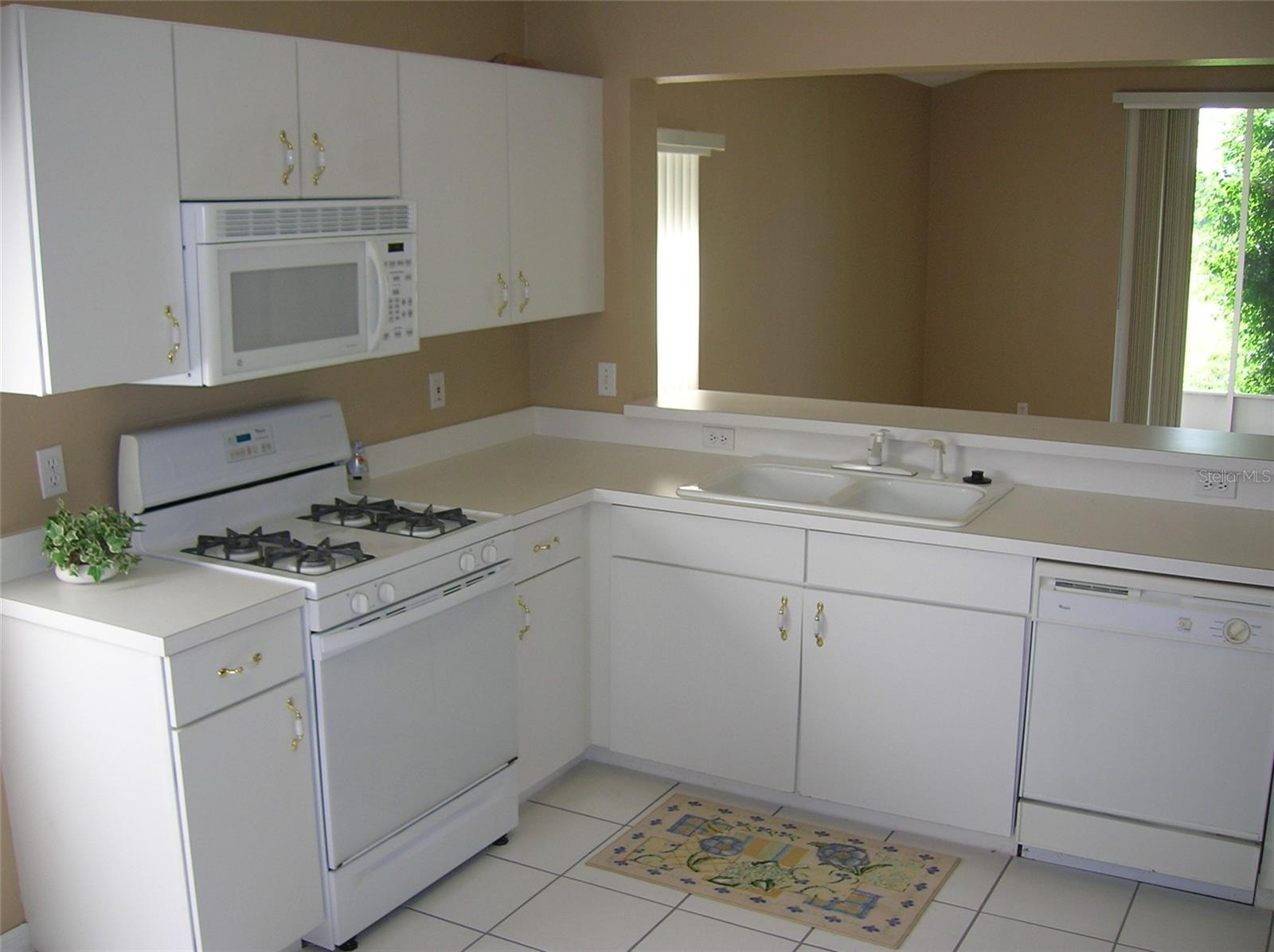 Image 4 of 11 For 1061 Ballyshannon Parkway