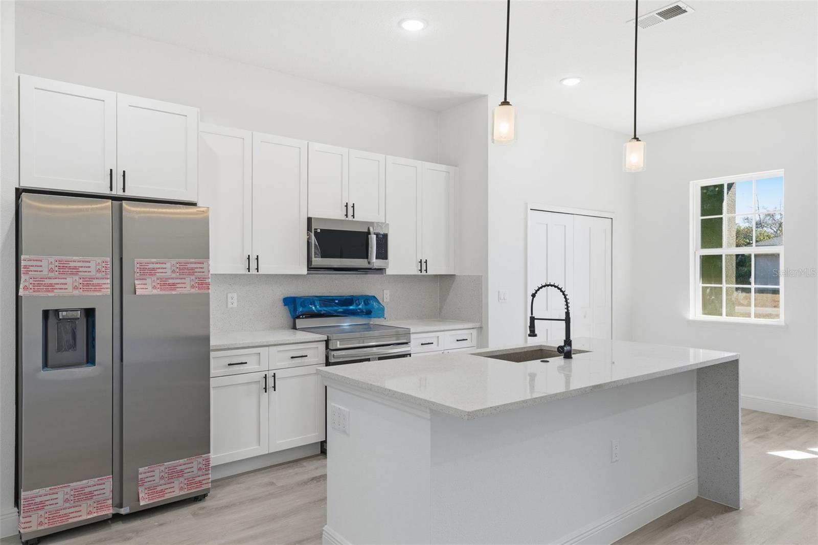 Image 11 of 35 For 16454 30th Terrace Road