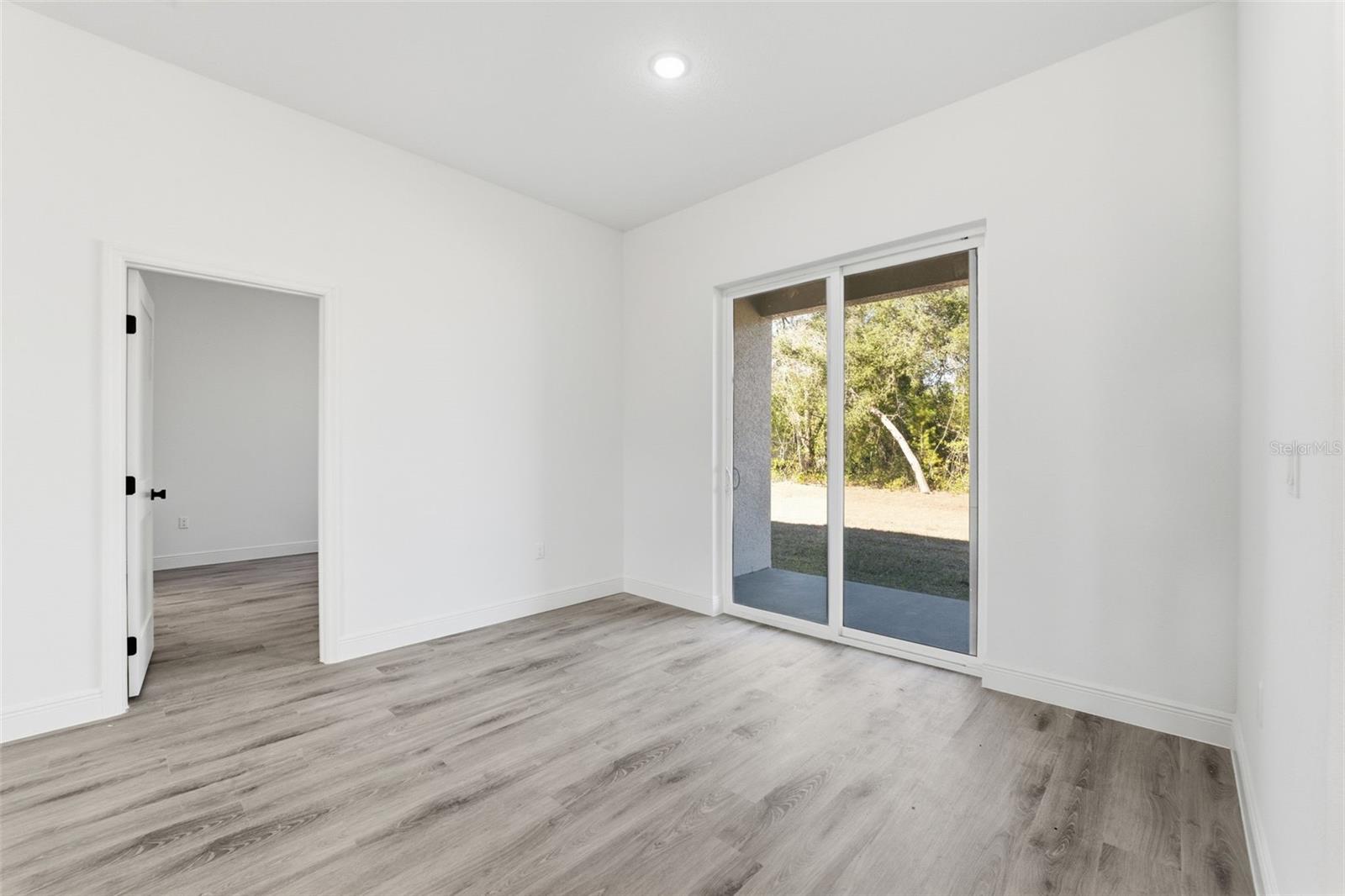 Image 15 of 35 For 16454 30th Terrace Road