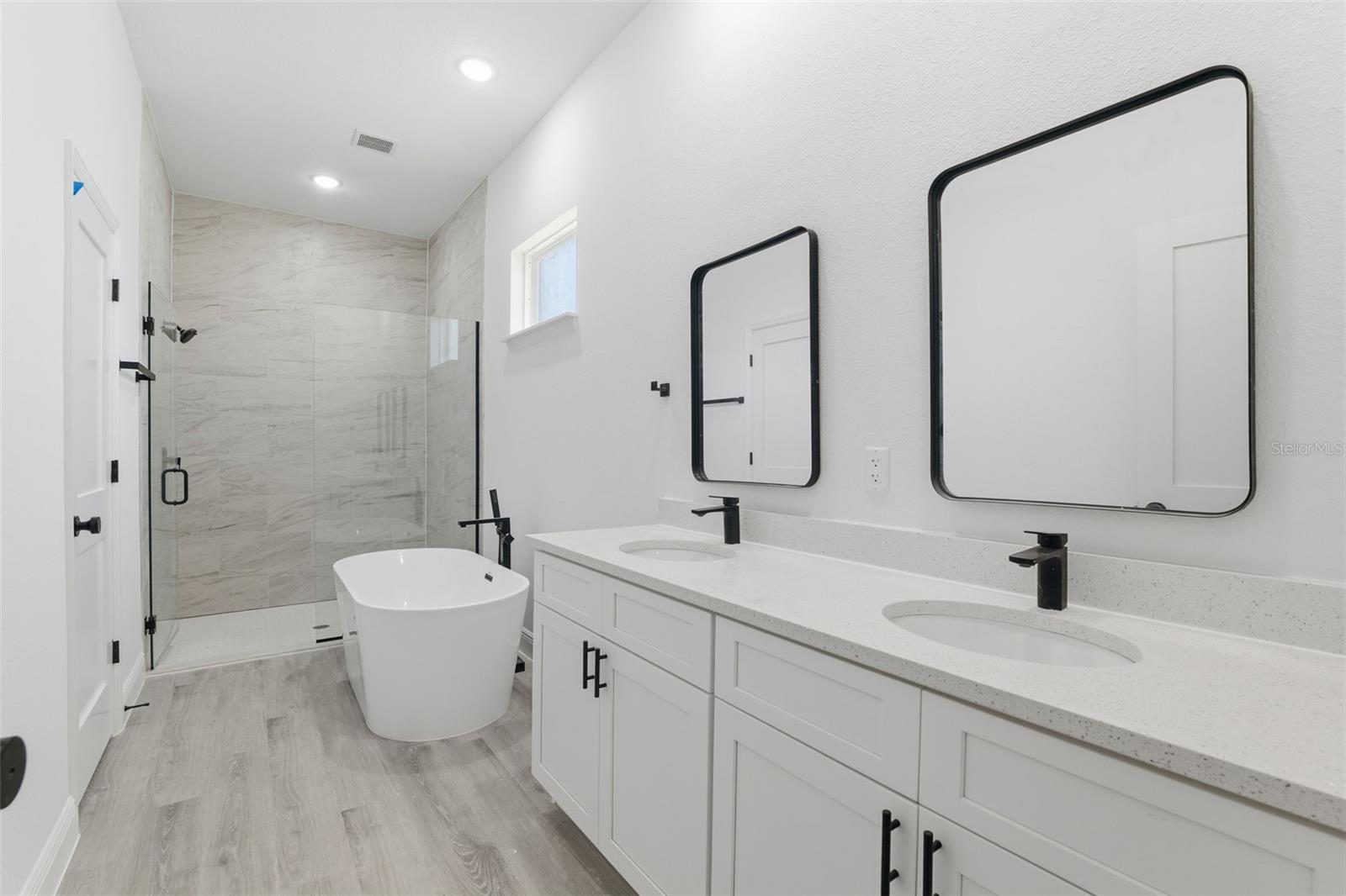 Image 19 of 35 For 16454 30th Terrace Road