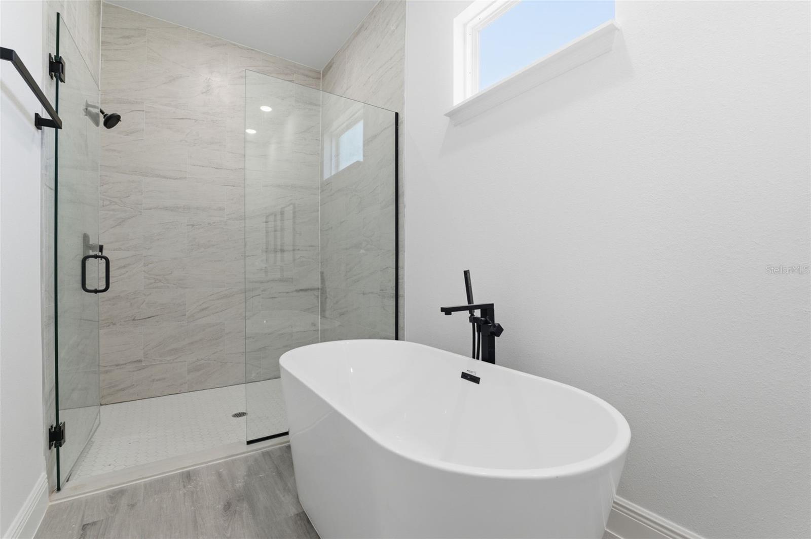 Image 20 of 35 For 16454 30th Terrace Road