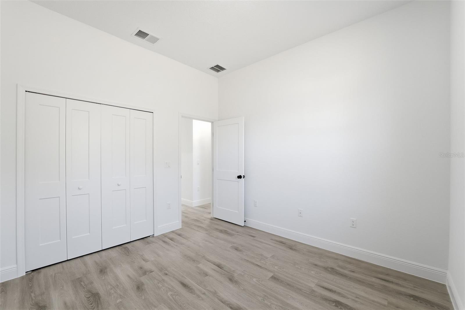 Image 26 of 35 For 16454 30th Terrace Road