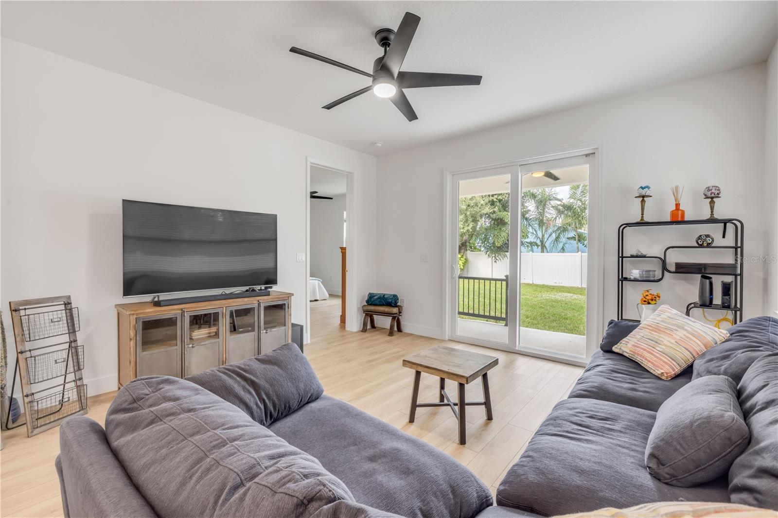 Image 9 of 30 For 350 2nd Avenue