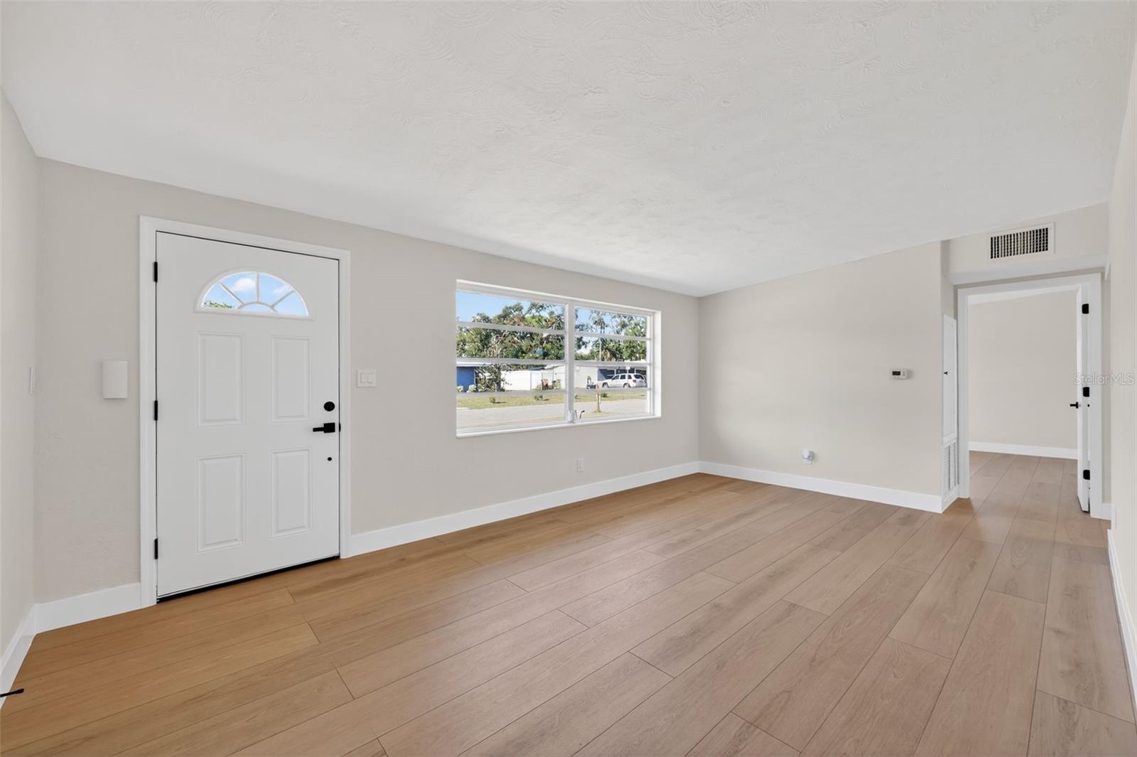 Image 5 of 21 For 5313 5th Street Court E