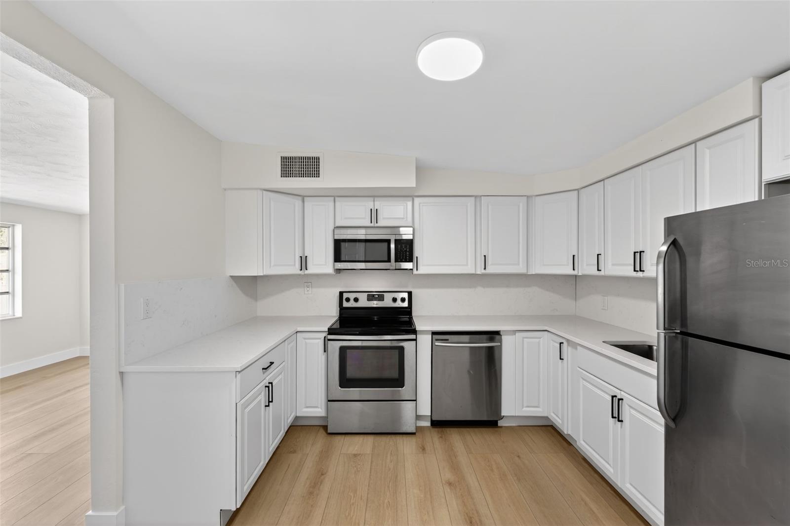 Image 6 of 21 For 5313 5th Street Court E