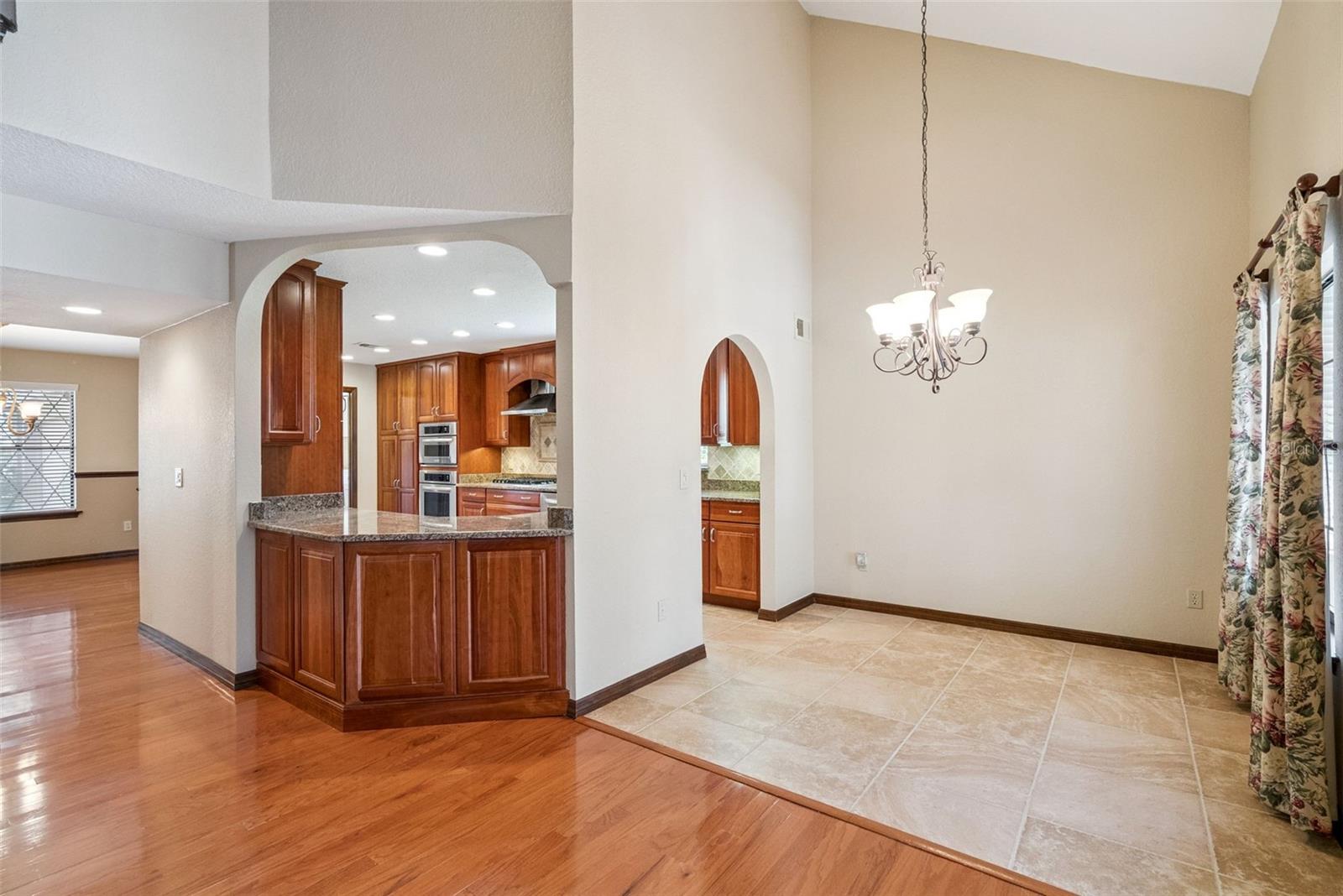 Image 16 of 38 For 3314 Heathgate Court