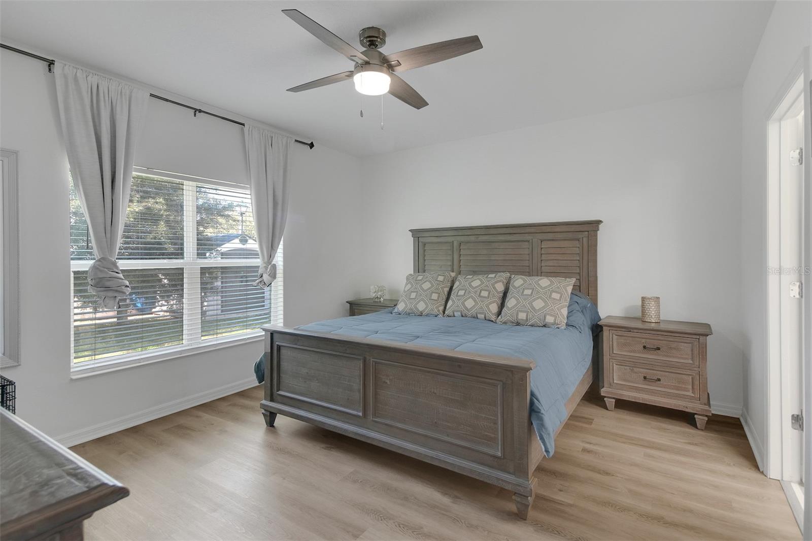 Image 23 of 30 For 10121 Grande Loop