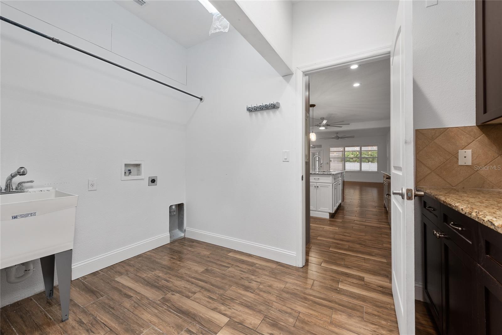 Image 20 of 29 For 12936 Droxford Road