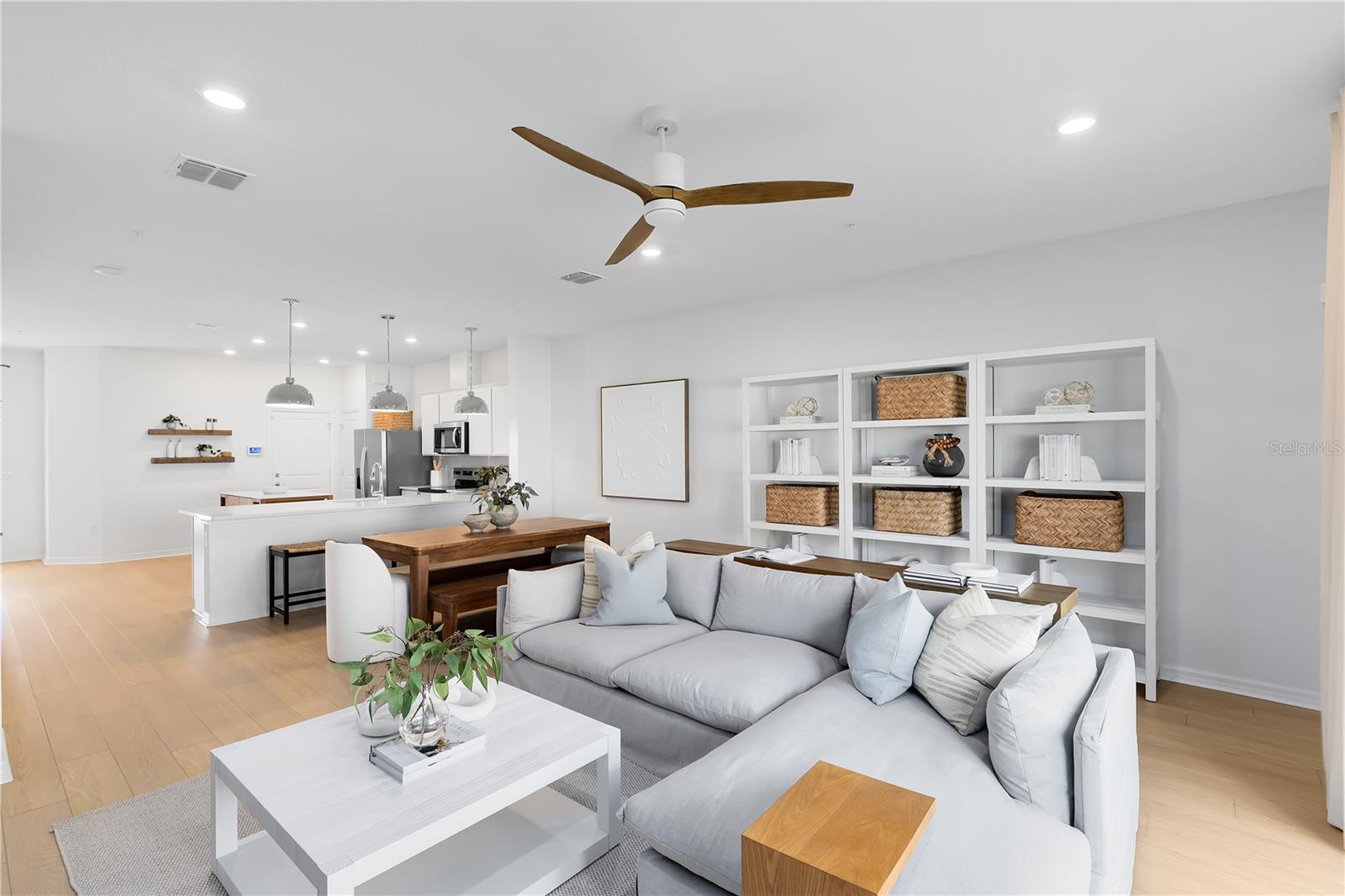 Image 14 of 29 For 439 Meadowland Point